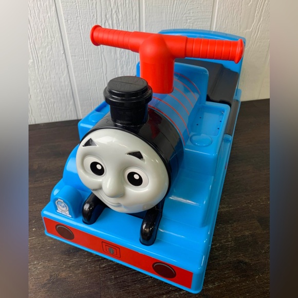 Thomas & Friends Fast Track Ride On - Picture 5 of 10